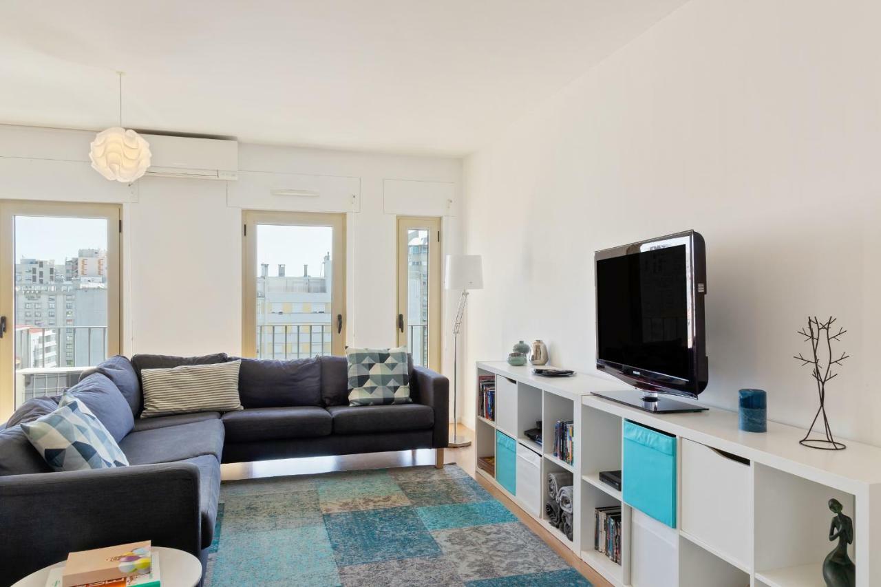 Stunning 2 Bdr Apt Sleeps 4 Nr Entrecampos Lissabon